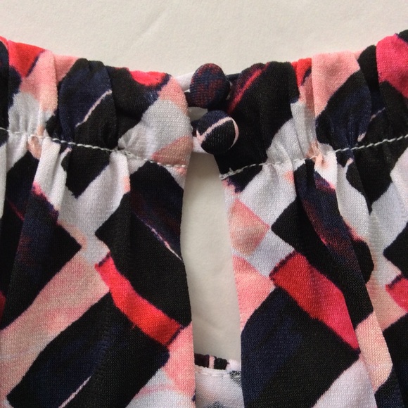 WHITE HOUSE BLACK MARKET SLEEVELESS  LAYERED PRINTED TOP SIZE XS - Picture 8 of 12